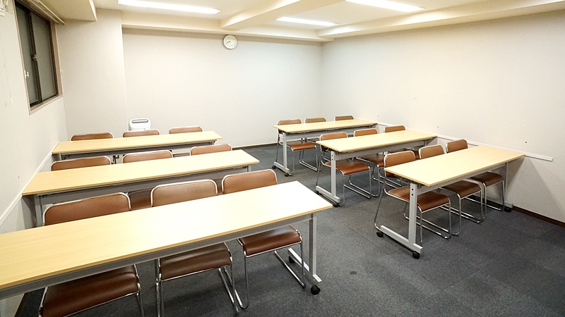 大阪　会議室　スクール形式
