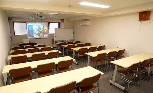 大阪　会議室　スクール形式